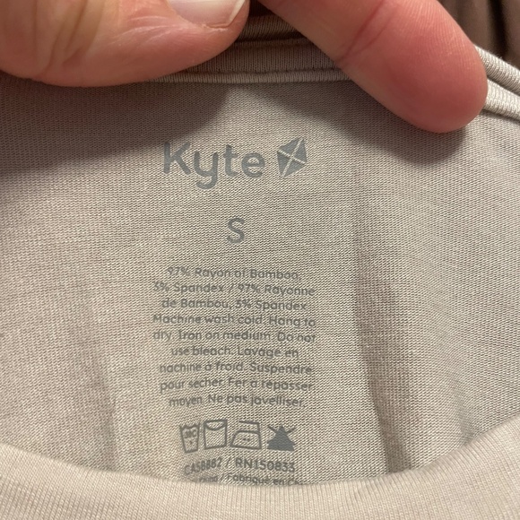 Kyte Baby Bamboo Biker Short Set in Oat Small - Picture 3 of 5